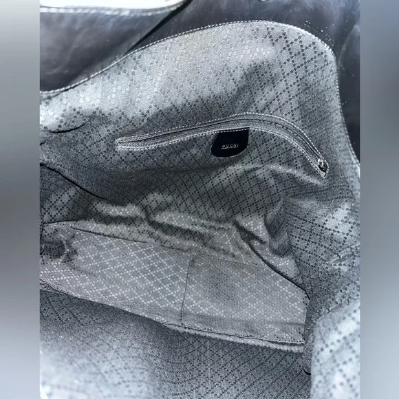 Gucci Bamboo Nylon/ Patented Leather Shoulder Bag - Picture 4 of 15